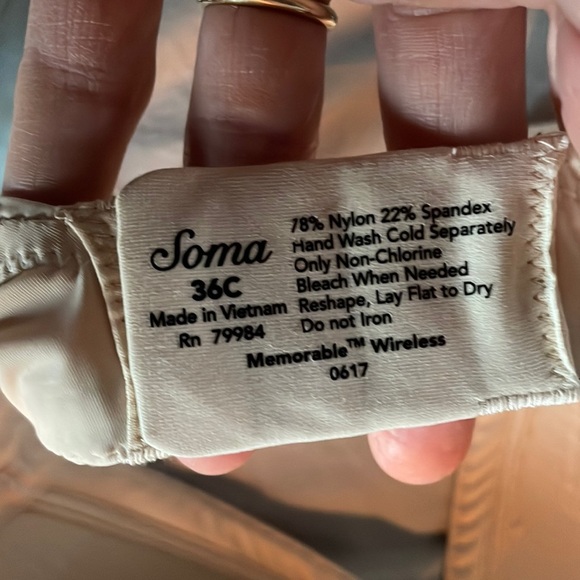Soma Cream Memory Wireless Bra 36C - Picture 3 of 5